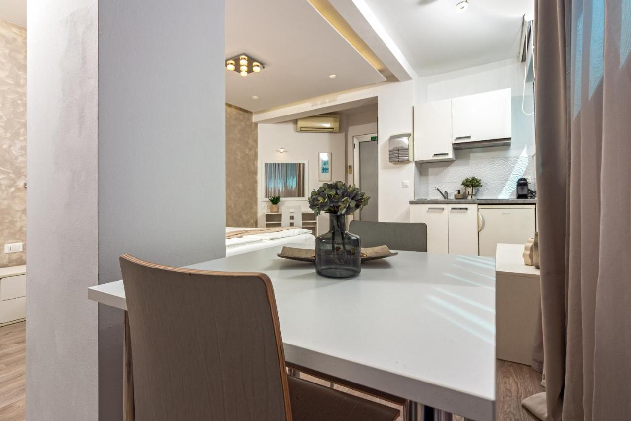 Apartments Lovret Flowers Сплит Екстериор снимка