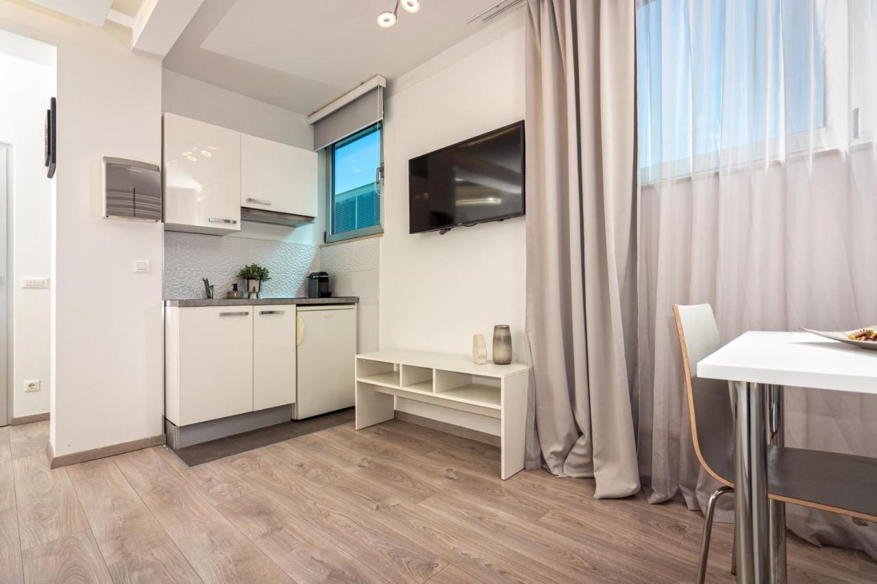 Apartments Lovret Flowers Сплит Екстериор снимка