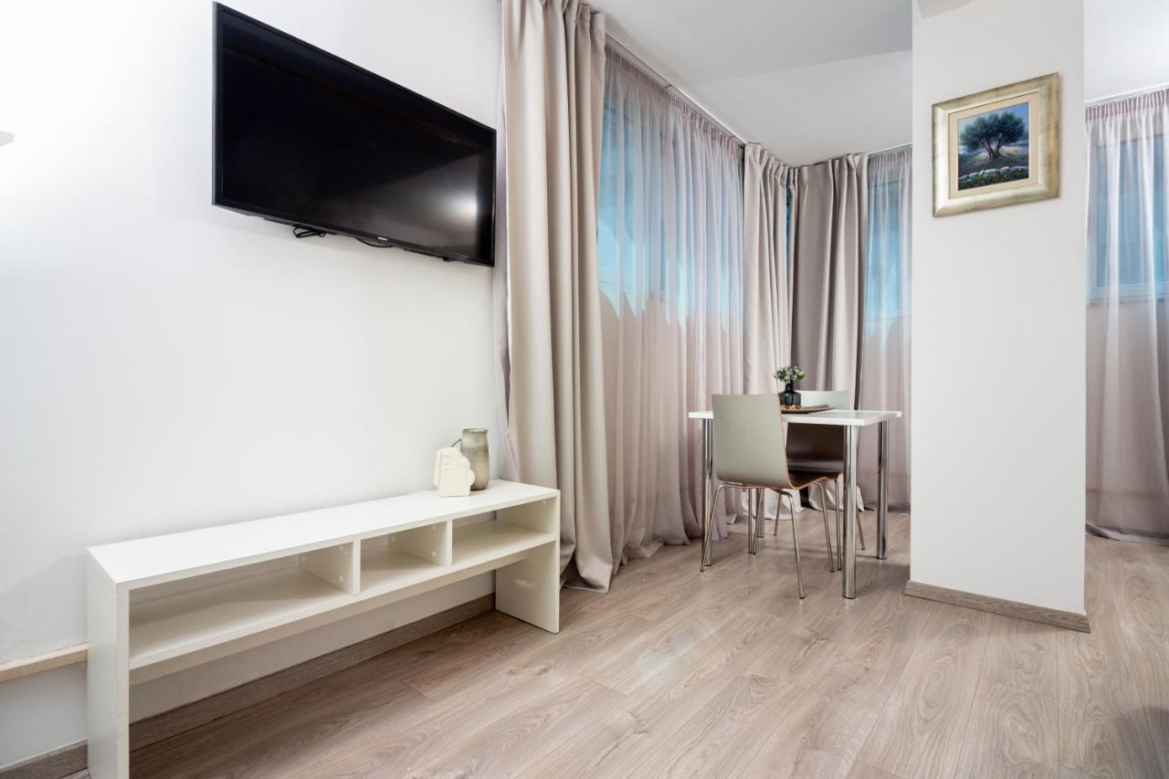 Apartments Lovret Flowers Сплит Екстериор снимка