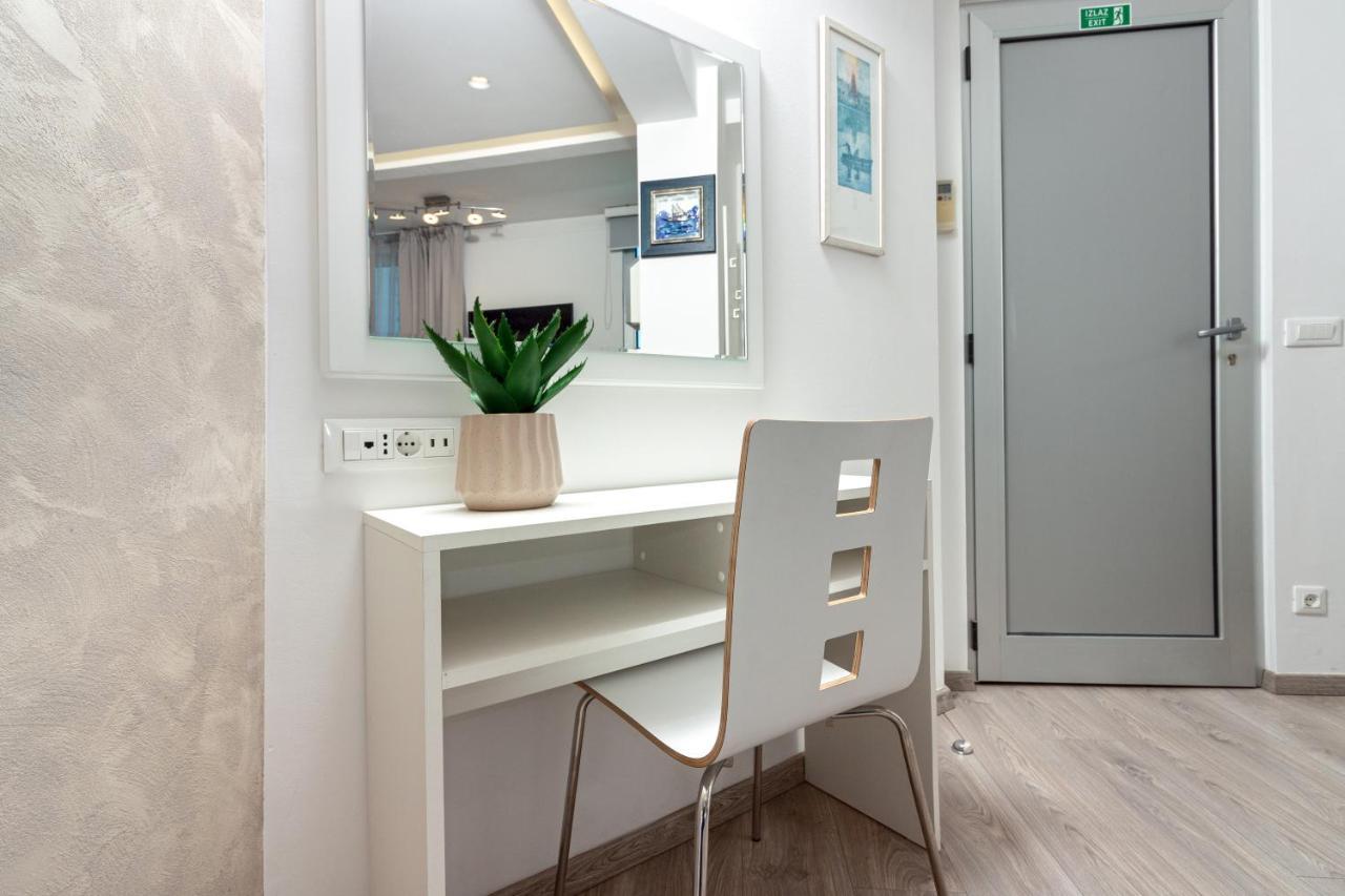 Apartments Lovret Flowers Сплит Екстериор снимка