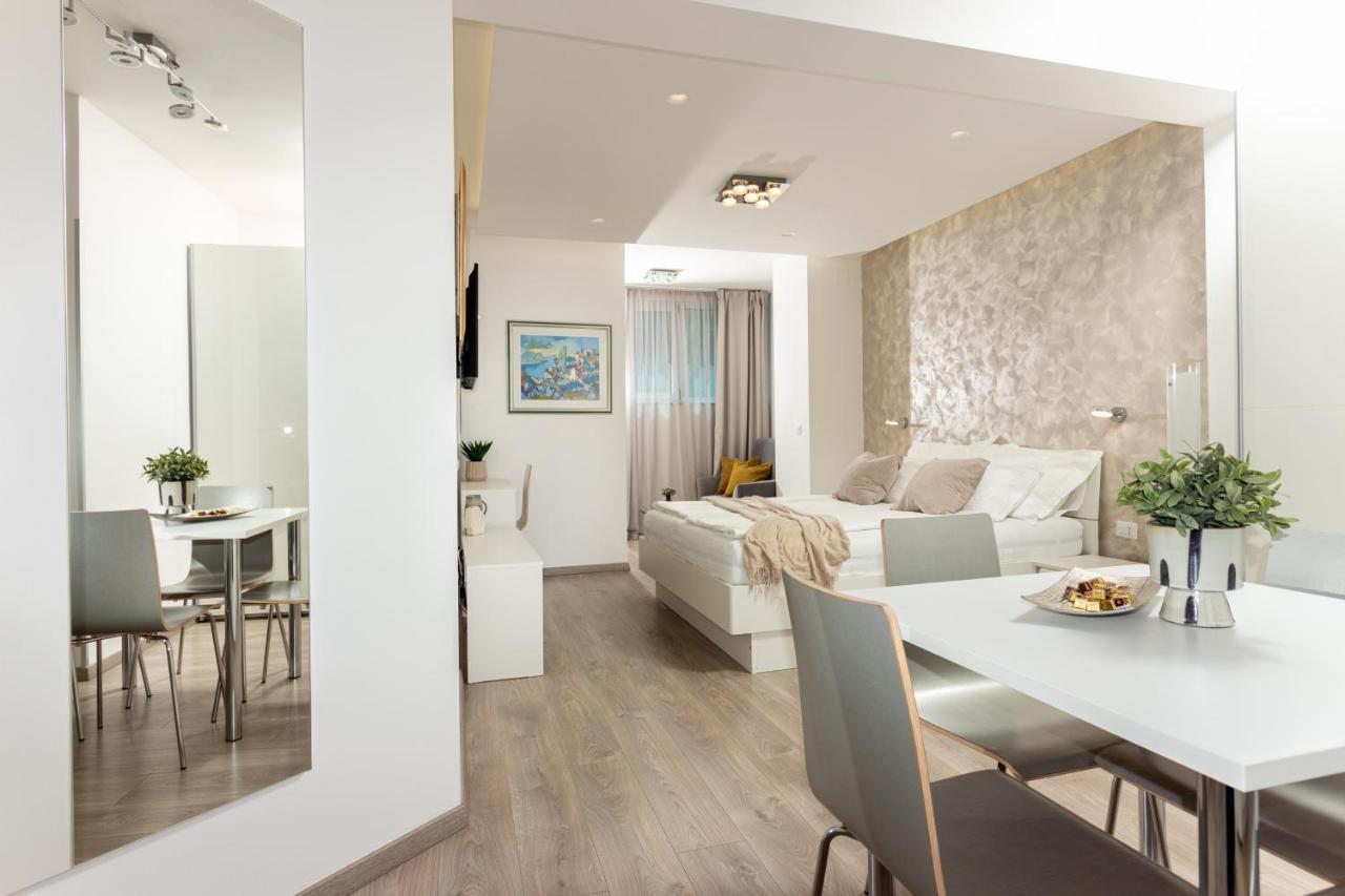 Apartments Lovret Flowers Сплит Екстериор снимка