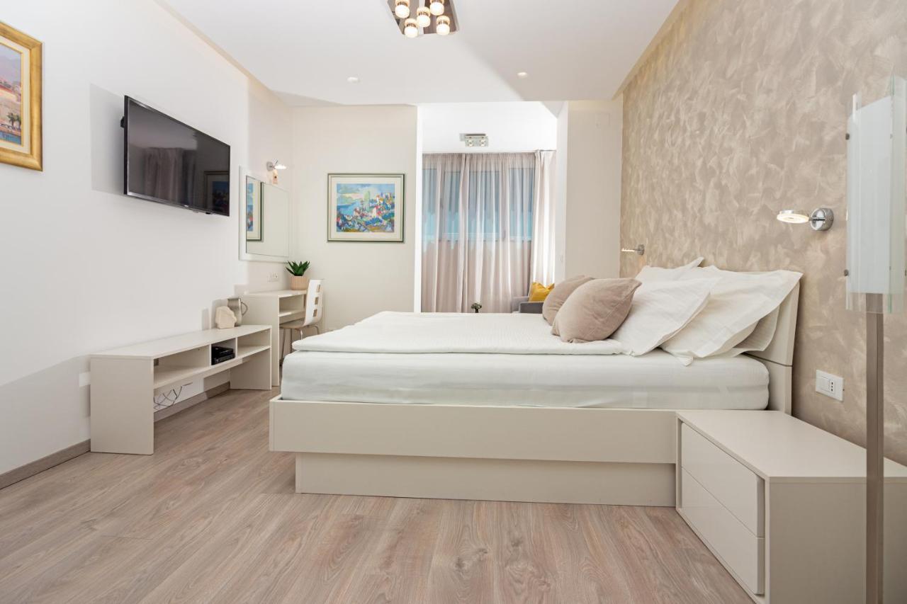 Apartments Lovret Flowers Сплит Екстериор снимка