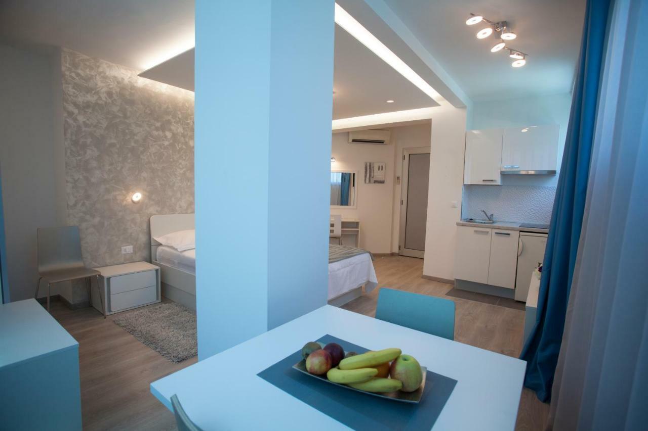Apartments Lovret Flowers Сплит Екстериор снимка