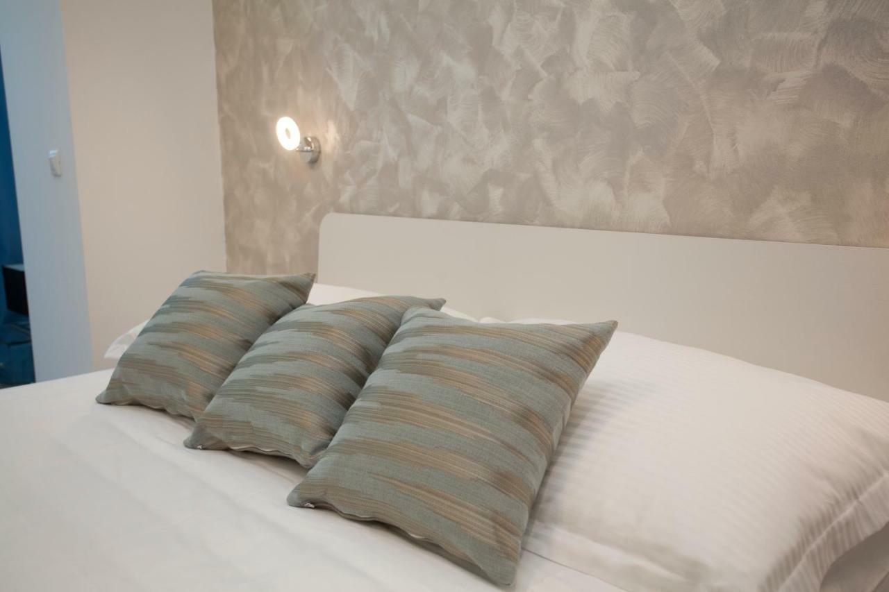 Apartments Lovret Flowers Сплит Екстериор снимка