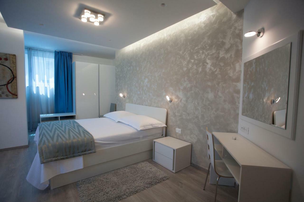 Apartments Lovret Flowers Сплит Екстериор снимка