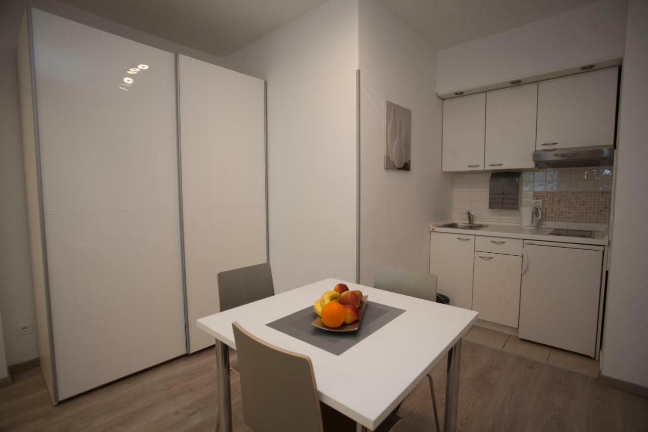 Apartments Lovret Flowers Сплит Екстериор снимка