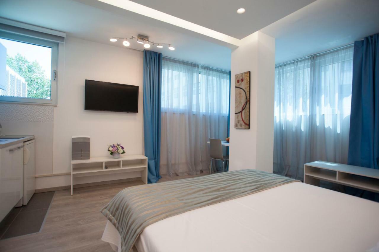 Apartments Lovret Flowers Сплит Екстериор снимка