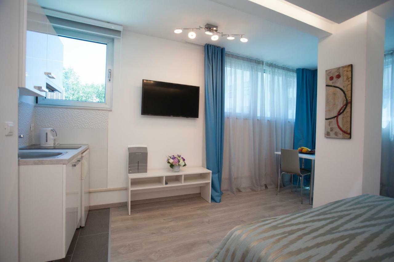Apartments Lovret Flowers Сплит Екстериор снимка
