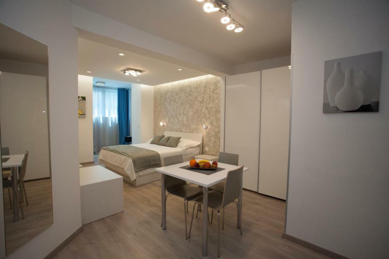 Apartments Lovret Flowers Сплит Екстериор снимка