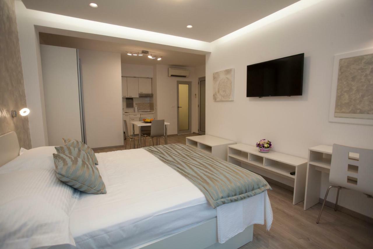 Apartments Lovret Flowers Сплит Екстериор снимка