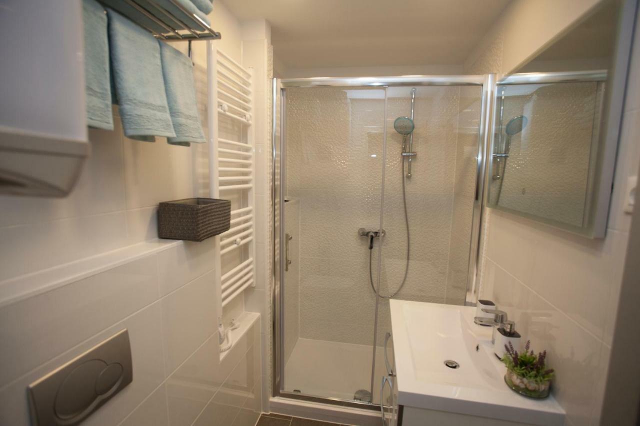 Apartments Lovret Flowers Сплит Екстериор снимка